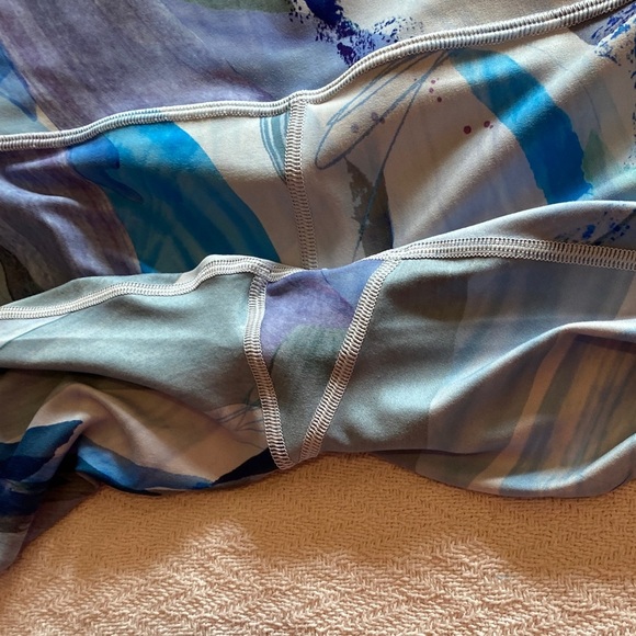 Athleta elation 7/8 tight Blue and Gray Patterned Leggings - Picture 9 of 10